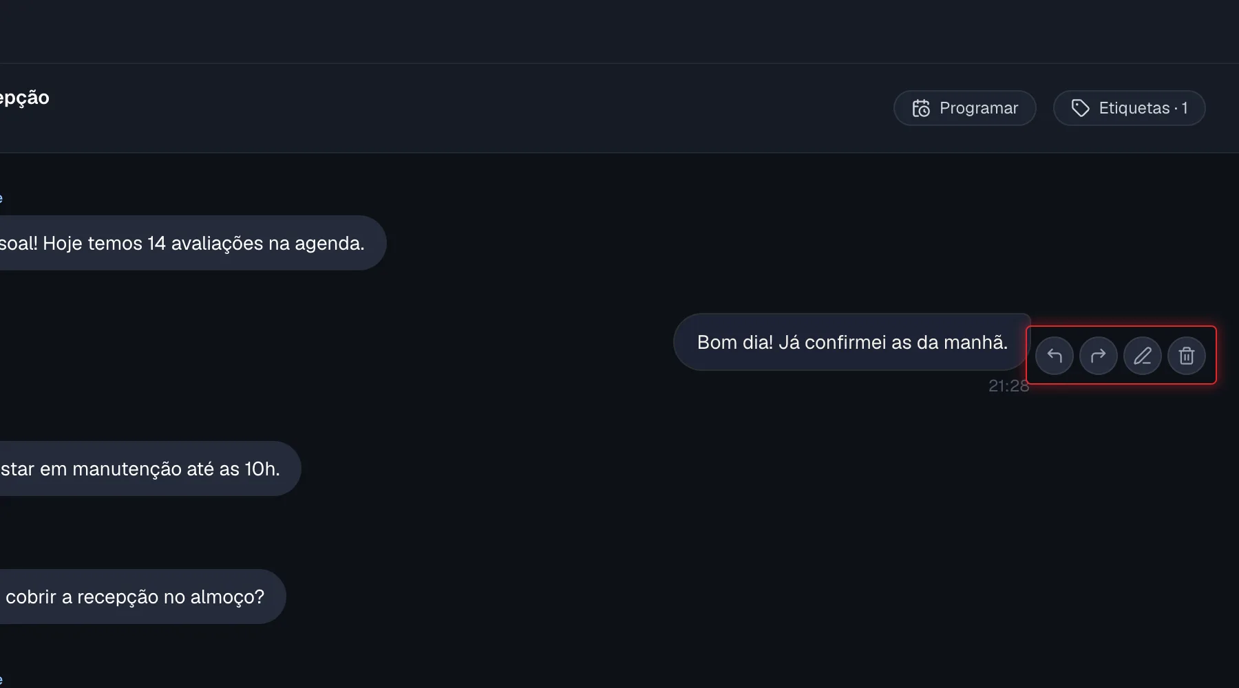 Ícones de ação ao lado de uma mensagem do grupo
