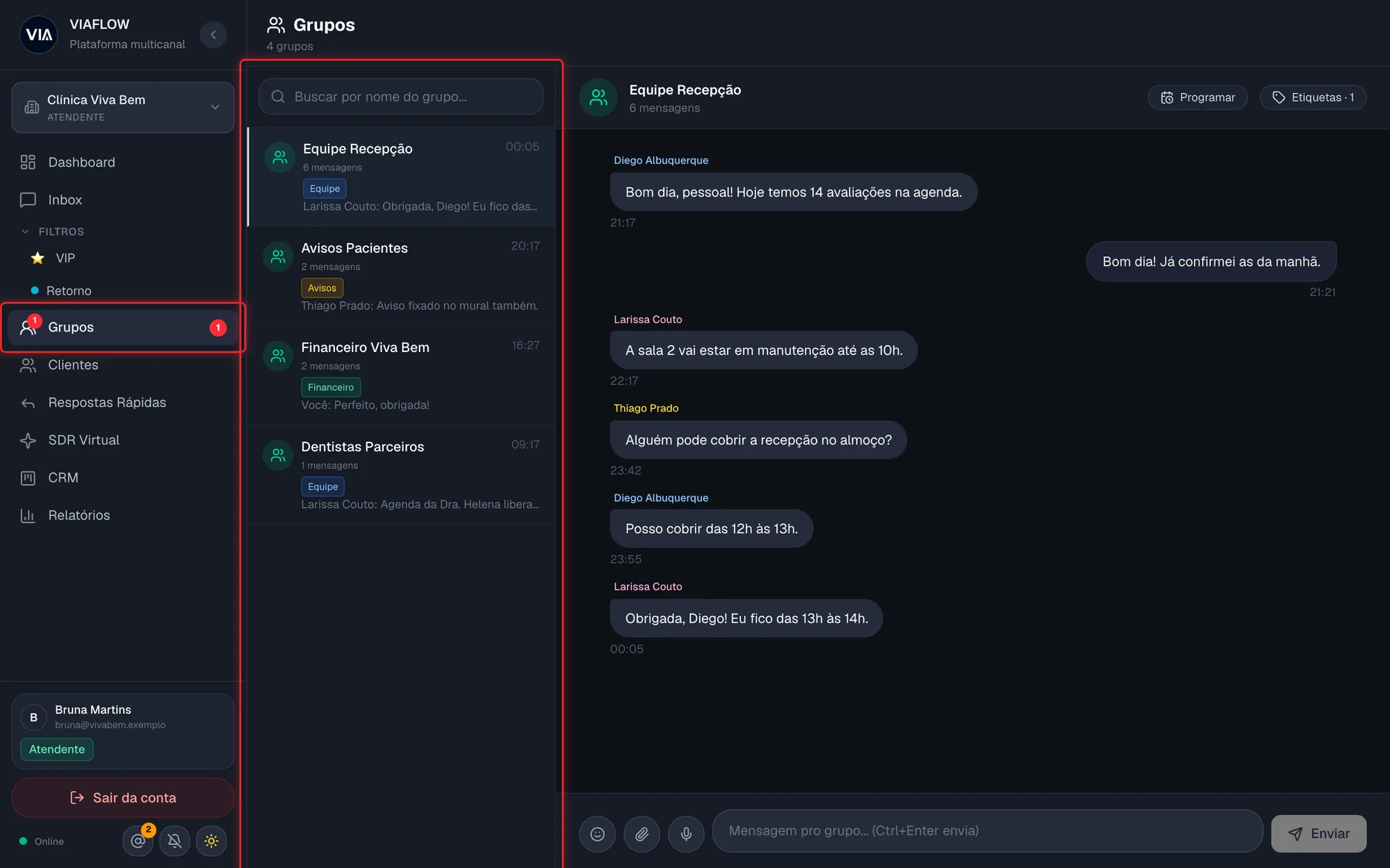 Tela Grupos com a lista de grupos à esquerda e um grupo aberto